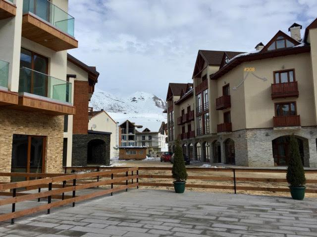 Redco №1 Apartament Gondola Lift Apartment Gudauri Bagian luar foto
