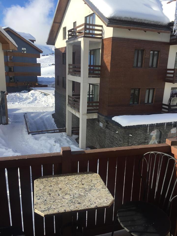 Redco №1 Apartament Gondola Lift Apartment Gudauri Bagian luar foto